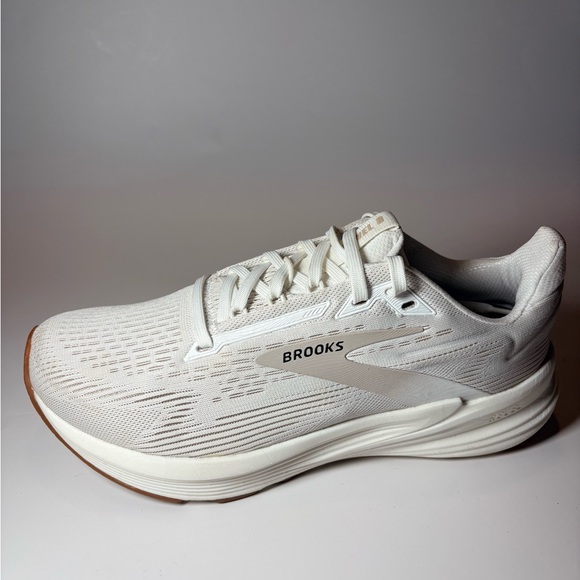 Pre-Owned Brooks Revel 8 Women's size 7 wide. White /Grey ( lightly used) - Picture 7 of 13